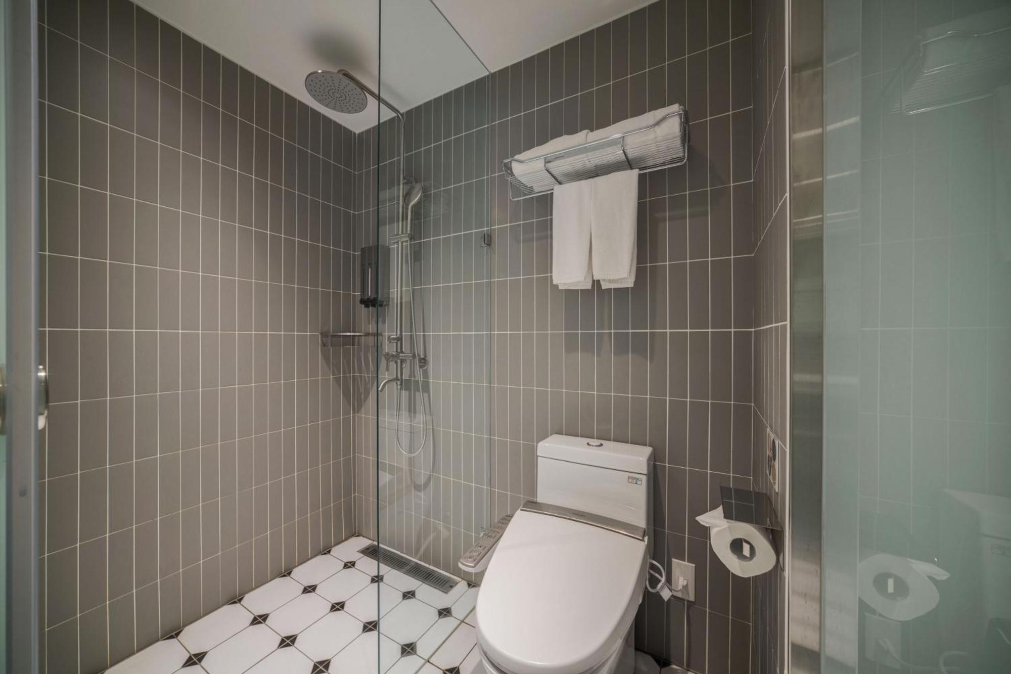 Fun Stay Inn Ximen Тайпей Екстериор снимка
